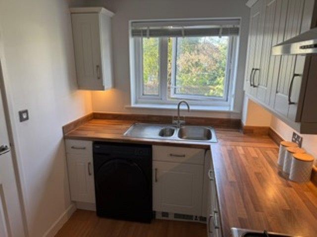 Flat 5 Charlotte House , Reigate 